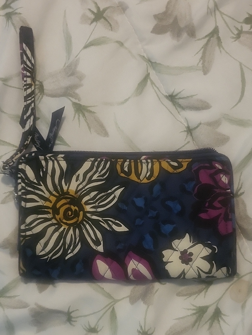 Vera Bradley NWOT Floral Print Zip Wristlet Wallet in Navy and Purple